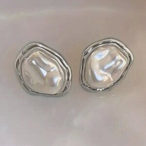 Silver tone and faux Pearl stud earrings NWTs